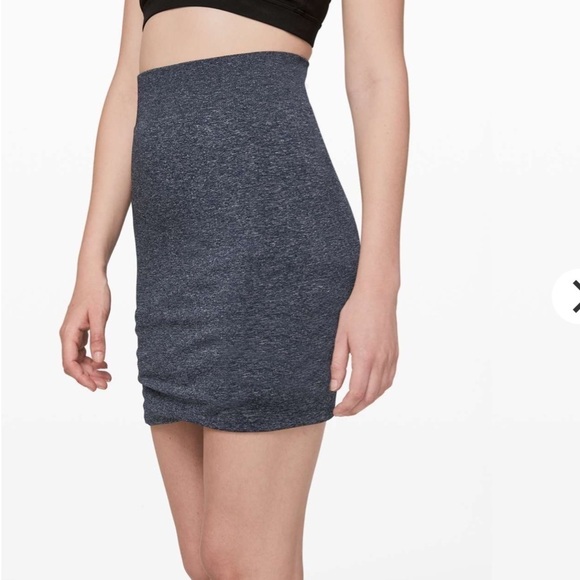 lululemon Boulevard Bliss Skirt True Navy White - Picture 12 of 13
